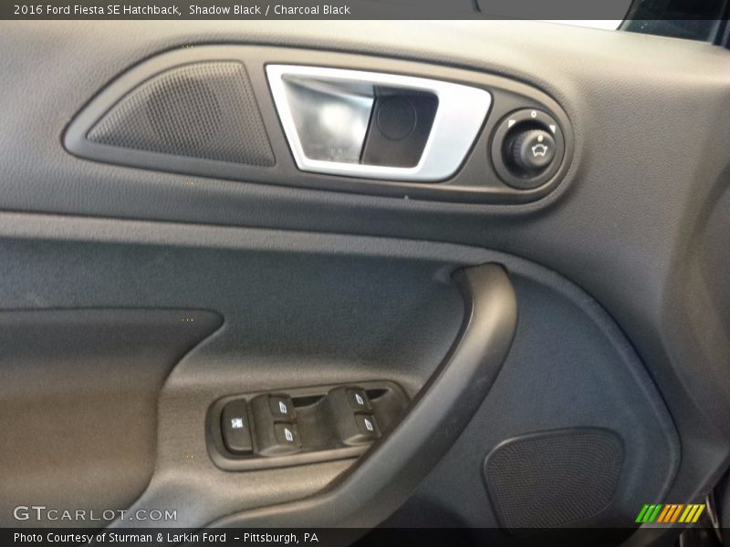 Shadow Black / Charcoal Black 2016 Ford Fiesta SE Hatchback