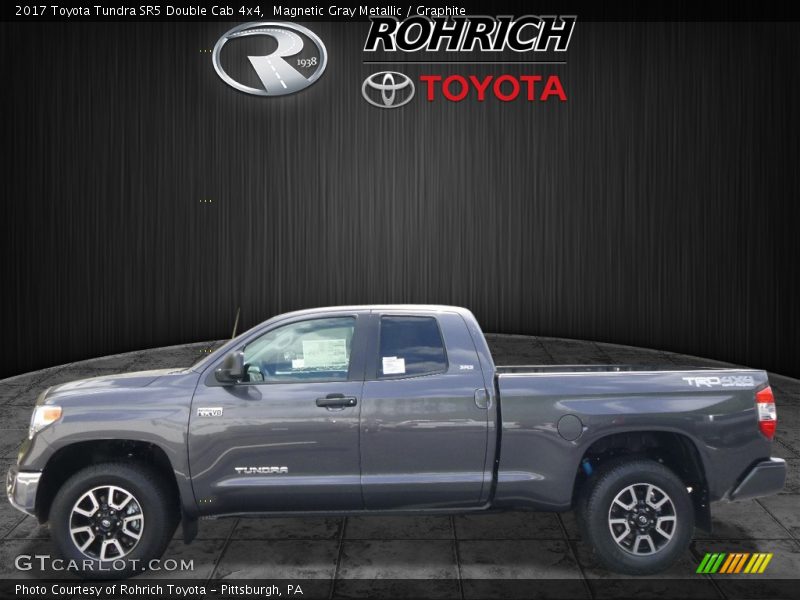 Magnetic Gray Metallic / Graphite 2017 Toyota Tundra SR5 Double Cab 4x4