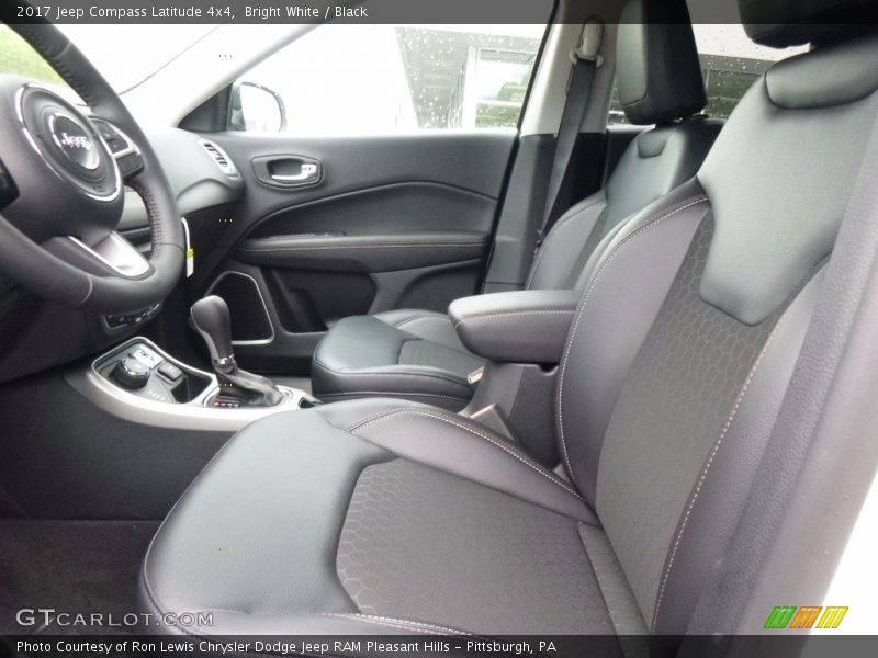 Bright White / Black 2017 Jeep Compass Latitude 4x4