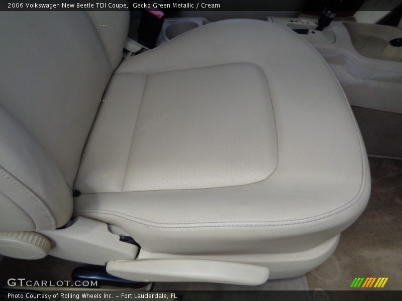 Gecko Green Metallic / Cream 2006 Volkswagen New Beetle TDI Coupe