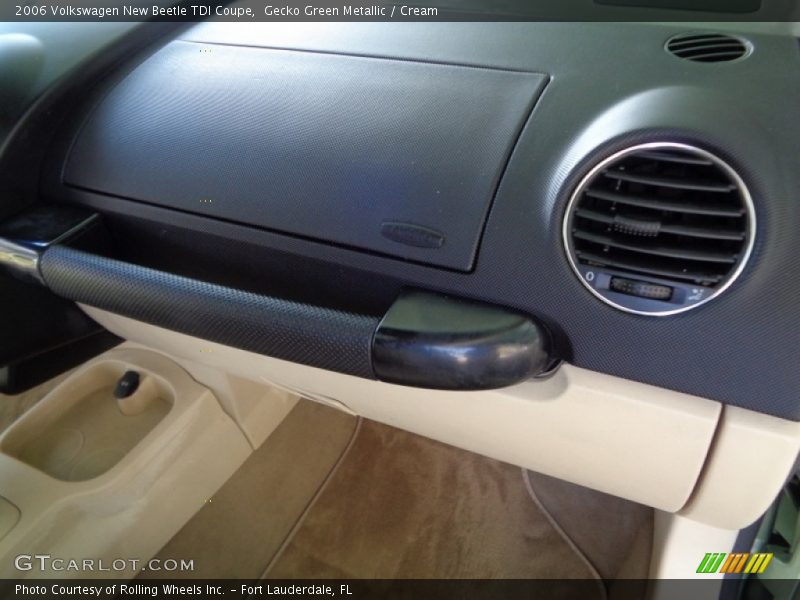 Gecko Green Metallic / Cream 2006 Volkswagen New Beetle TDI Coupe
