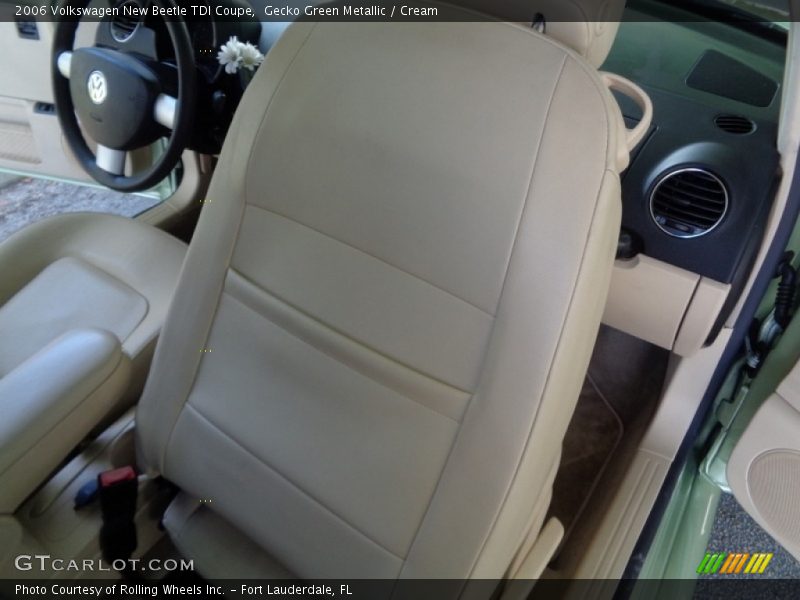 Gecko Green Metallic / Cream 2006 Volkswagen New Beetle TDI Coupe