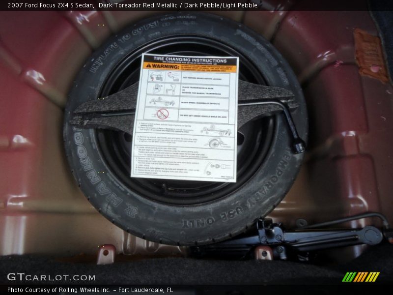 Dark Toreador Red Metallic / Dark Pebble/Light Pebble 2007 Ford Focus ZX4 S Sedan