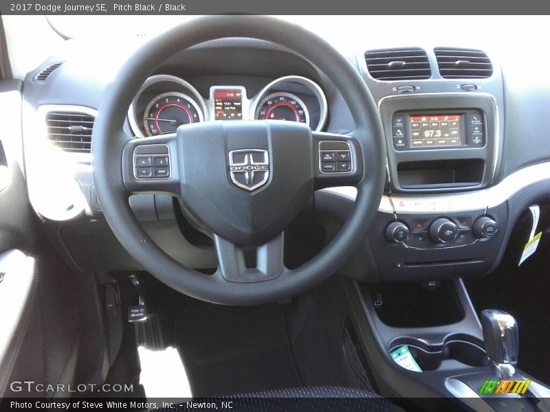 Pitch Black / Black 2017 Dodge Journey SE