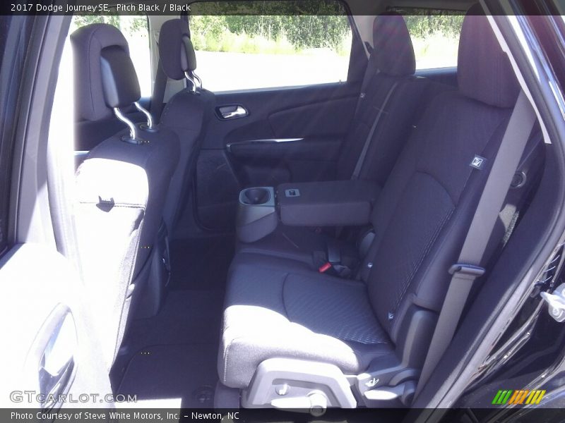 Pitch Black / Black 2017 Dodge Journey SE