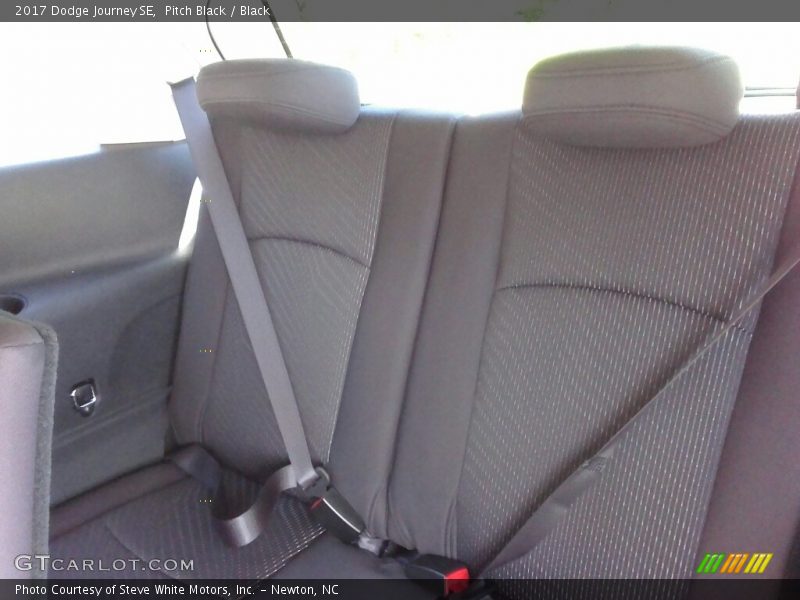 Pitch Black / Black 2017 Dodge Journey SE
