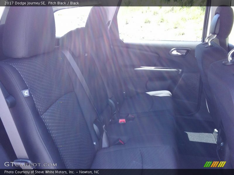 Pitch Black / Black 2017 Dodge Journey SE