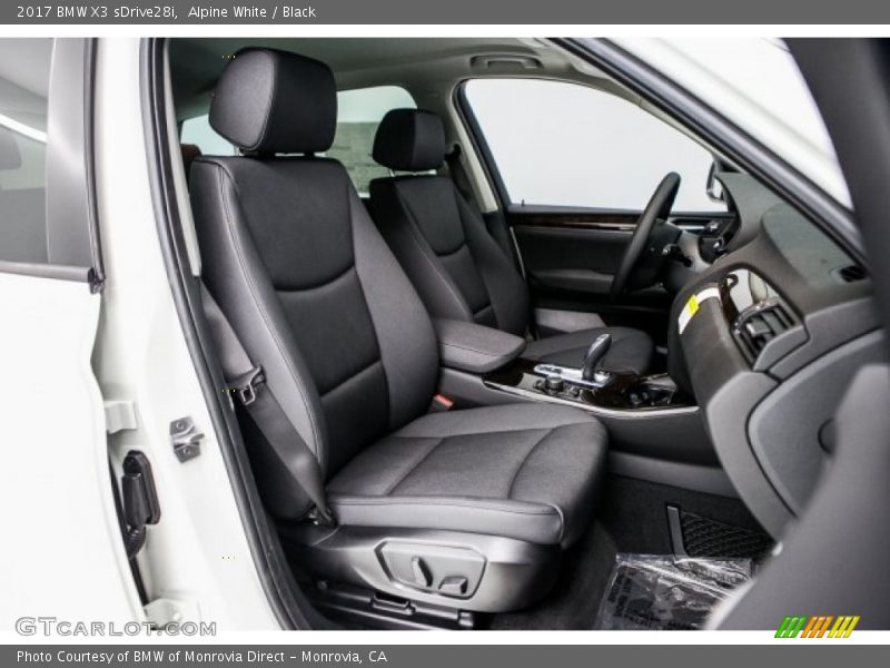 Alpine White / Black 2017 BMW X3 sDrive28i