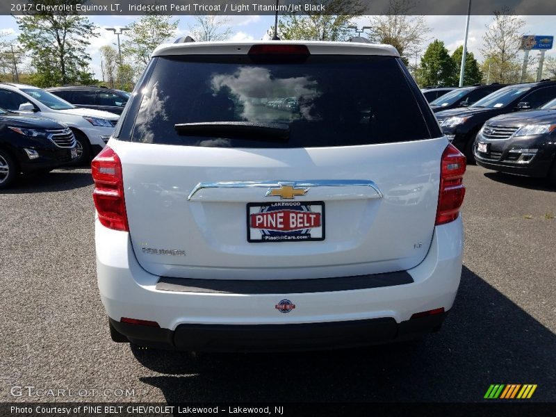 Iridescent Pearl Tricoat / Light Titanium/Jet Black 2017 Chevrolet Equinox LT