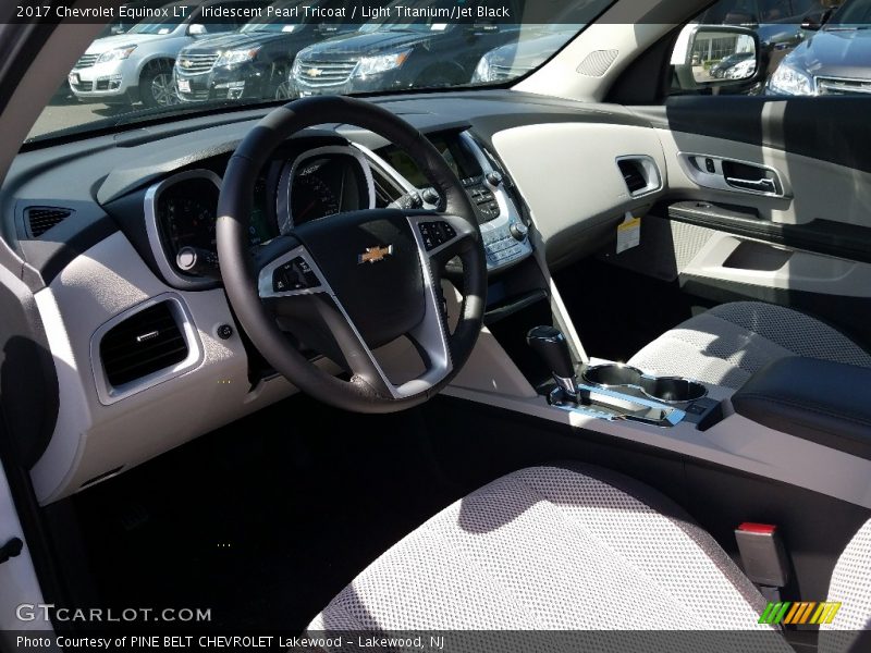 Iridescent Pearl Tricoat / Light Titanium/Jet Black 2017 Chevrolet Equinox LT