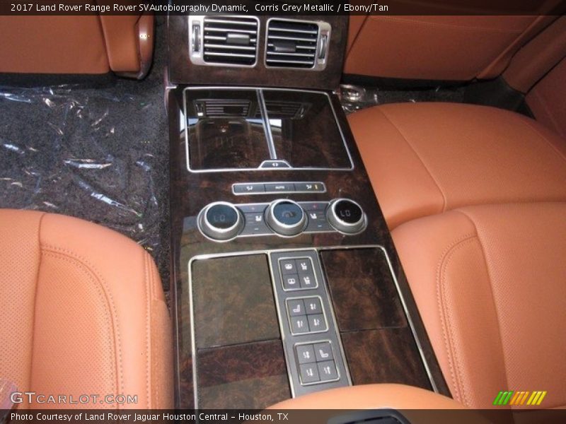 Controls of 2017 Range Rover SVAutobiography Dynamic
