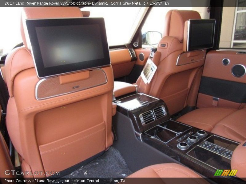 Entertainment System of 2017 Range Rover SVAutobiography Dynamic
