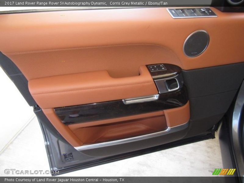 Door Panel of 2017 Range Rover SVAutobiography Dynamic