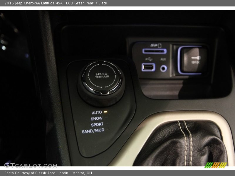 ECO Green Pearl / Black 2016 Jeep Cherokee Latitude 4x4