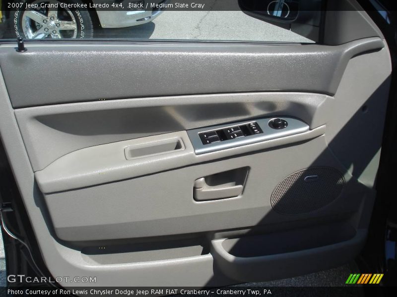 Black / Medium Slate Gray 2007 Jeep Grand Cherokee Laredo 4x4