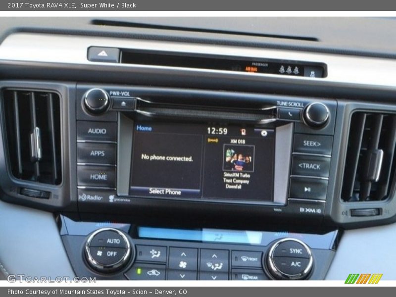 Super White / Black 2017 Toyota RAV4 XLE