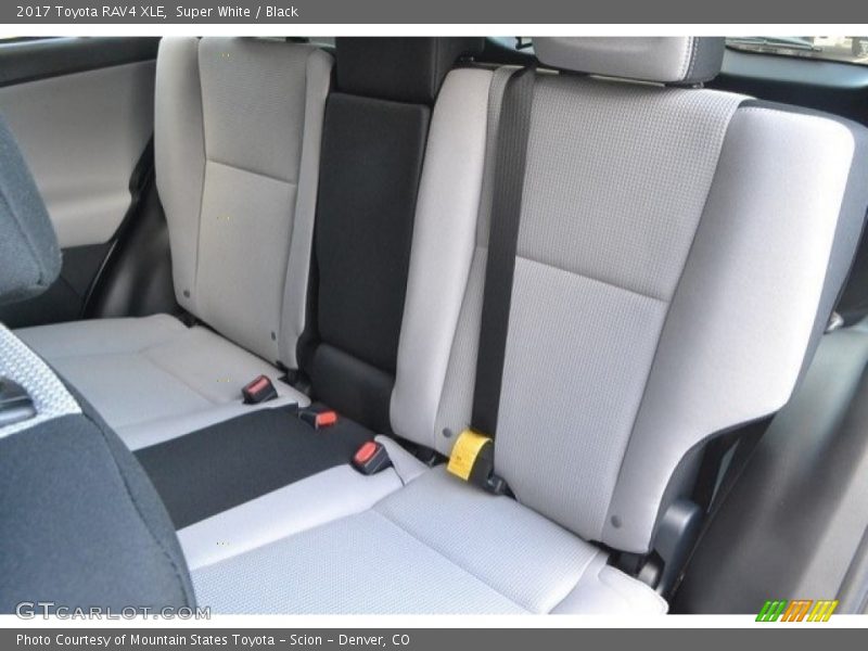 Super White / Black 2017 Toyota RAV4 XLE