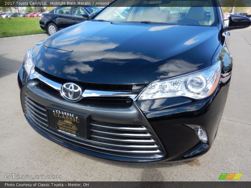 Midnight Black Metallic / Almond 2017 Toyota Camry LE