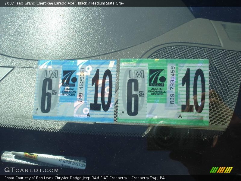 Black / Medium Slate Gray 2007 Jeep Grand Cherokee Laredo 4x4