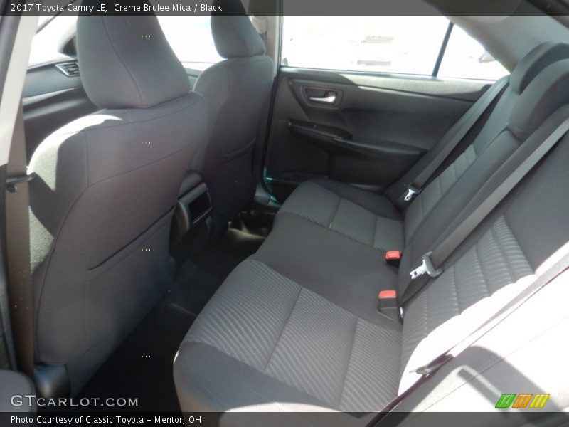 Creme Brulee Mica / Black 2017 Toyota Camry LE