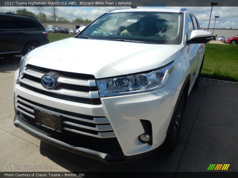 Blizzard White Pearl / Almond 2017 Toyota Highlander Hybrid XLE AWD