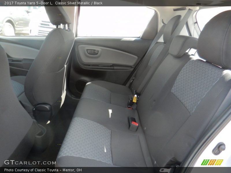 Classic Silver Metallic / Black 2017 Toyota Yaris 5-Door L