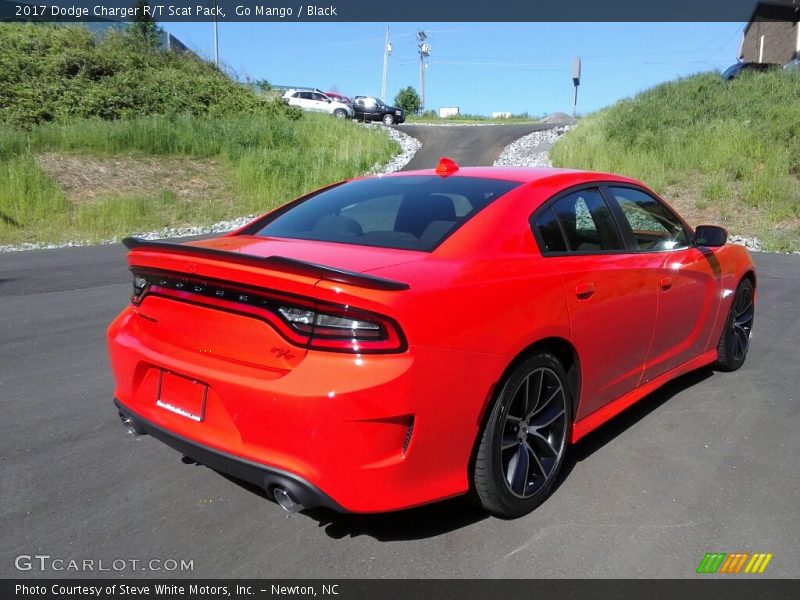 Go Mango / Black 2017 Dodge Charger R/T Scat Pack