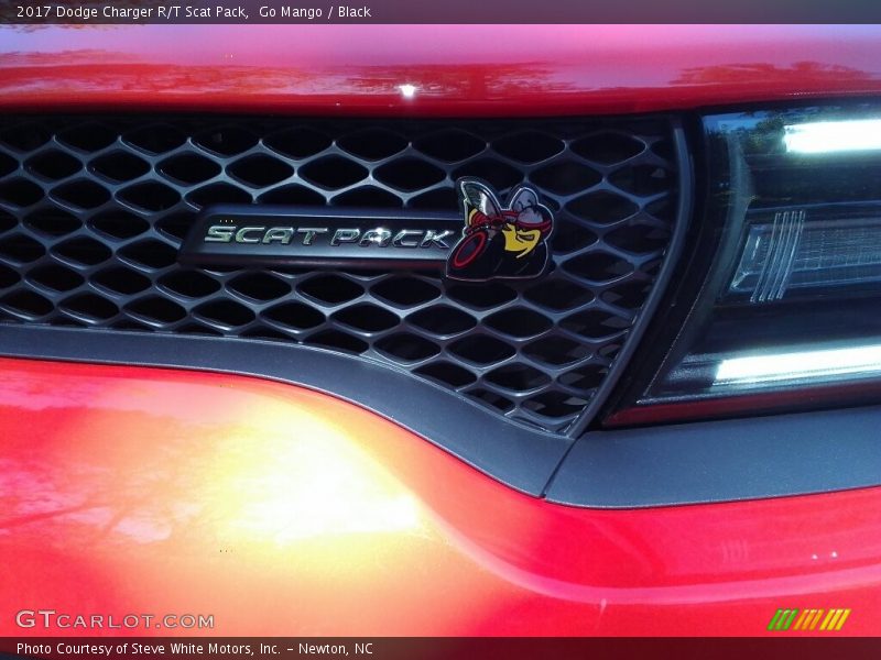 Go Mango / Black 2017 Dodge Charger R/T Scat Pack