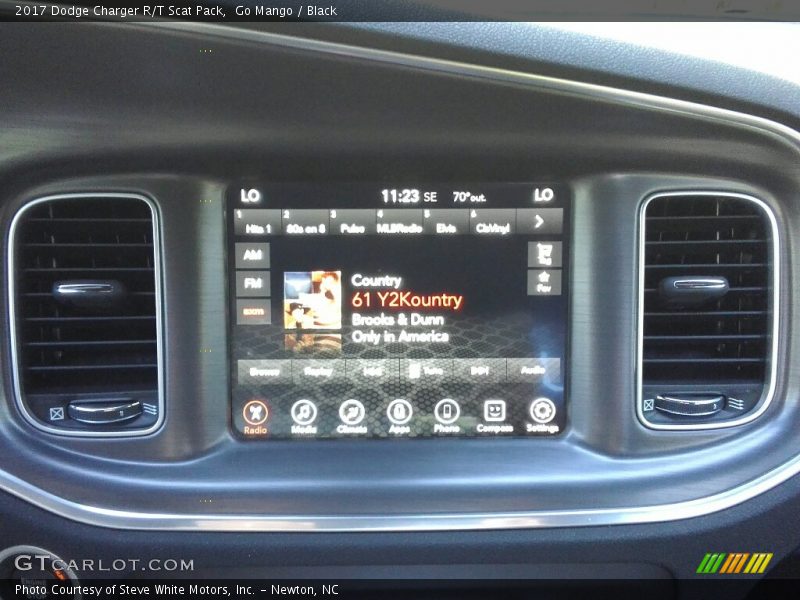 Go Mango / Black 2017 Dodge Charger R/T Scat Pack