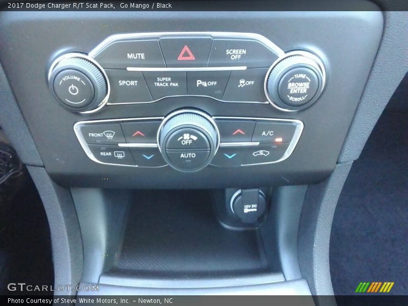 Go Mango / Black 2017 Dodge Charger R/T Scat Pack
