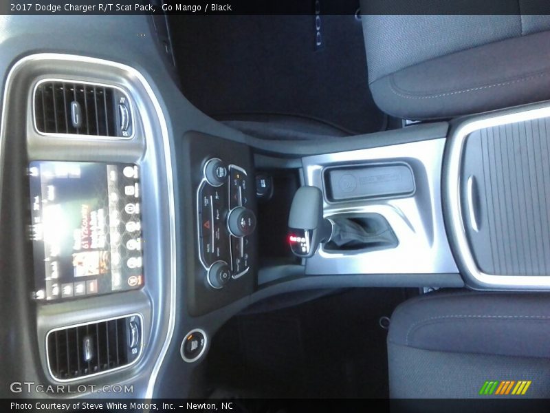 Go Mango / Black 2017 Dodge Charger R/T Scat Pack