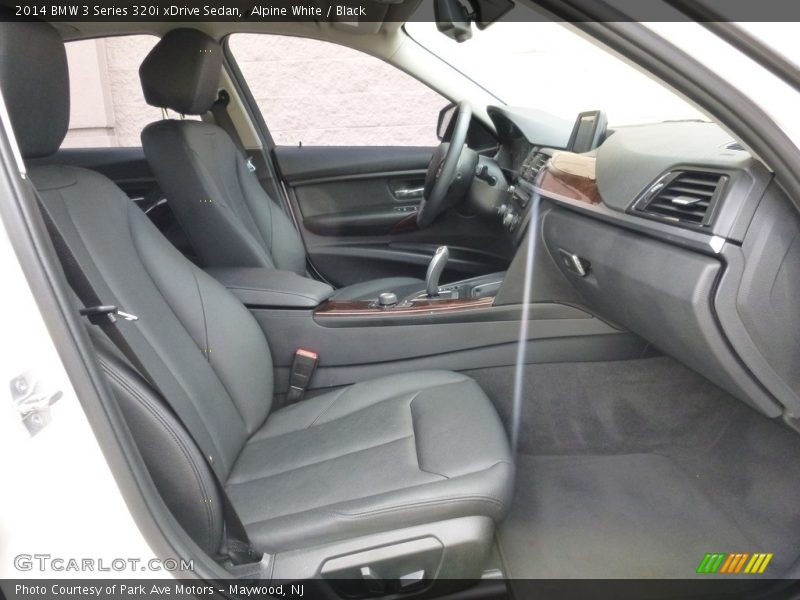 Alpine White / Black 2014 BMW 3 Series 320i xDrive Sedan
