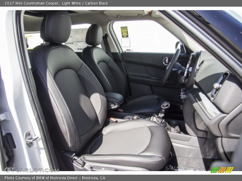 Light White / Carbon Black 2017 Mini Countryman Cooper