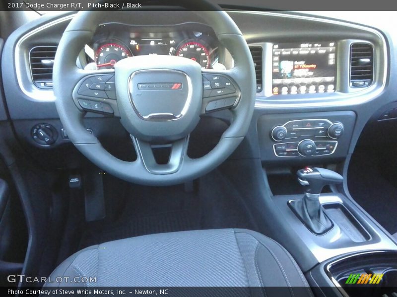 Pitch-Black / Black 2017 Dodge Charger R/T