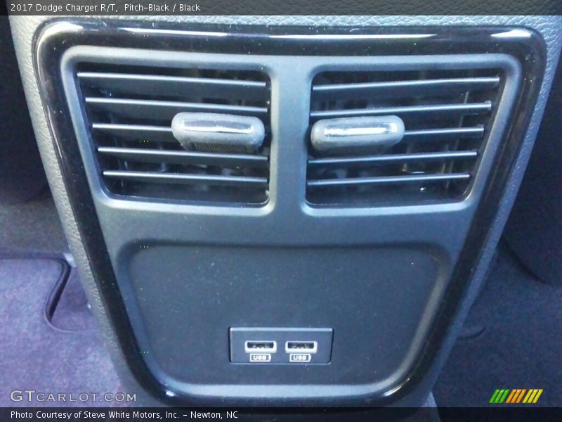 Pitch-Black / Black 2017 Dodge Charger R/T