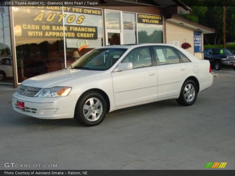 Diamond White Pearl / Taupe 2001 Toyota Avalon XL