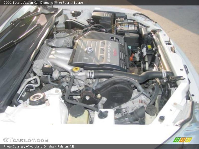 Diamond White Pearl / Taupe 2001 Toyota Avalon XL