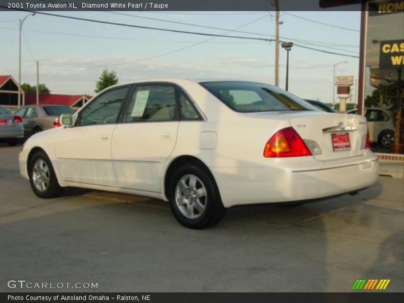 Diamond White Pearl / Taupe 2001 Toyota Avalon XL