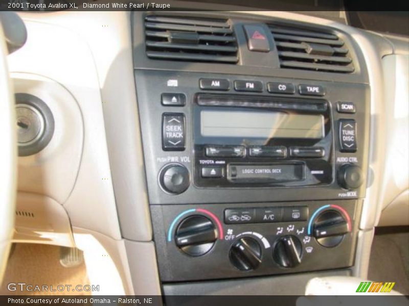 Diamond White Pearl / Taupe 2001 Toyota Avalon XL