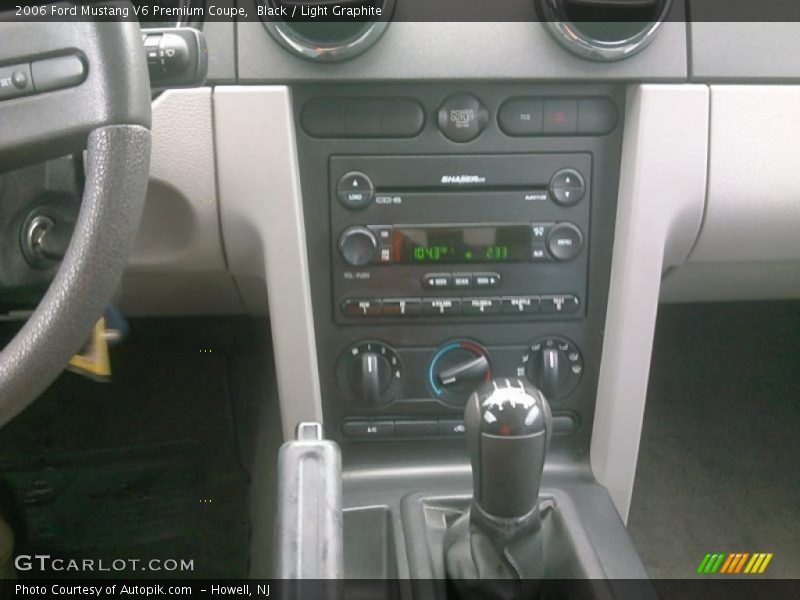 Black / Light Graphite 2006 Ford Mustang V6 Premium Coupe