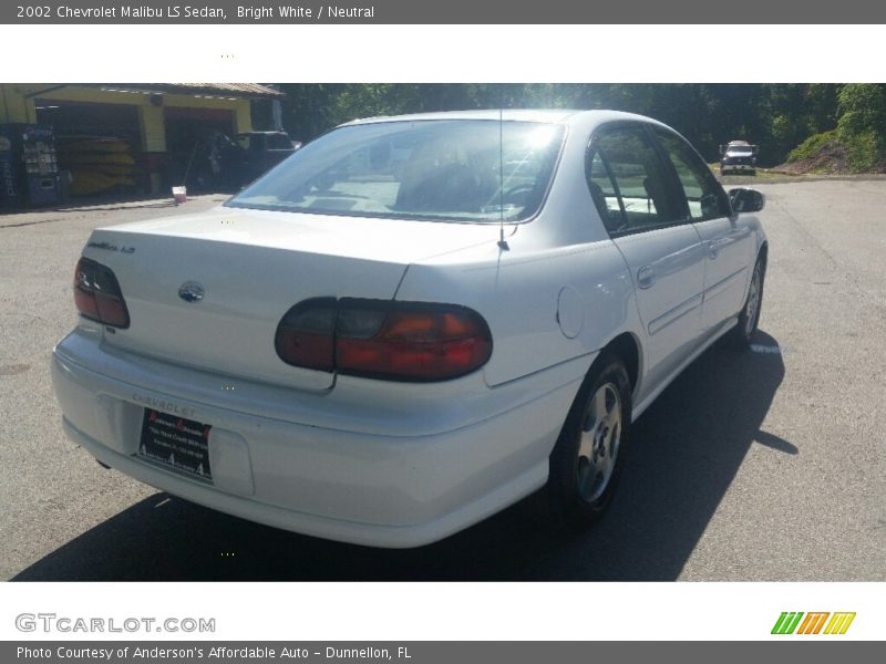 Bright White / Neutral 2002 Chevrolet Malibu LS Sedan