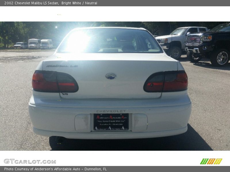 Bright White / Neutral 2002 Chevrolet Malibu LS Sedan