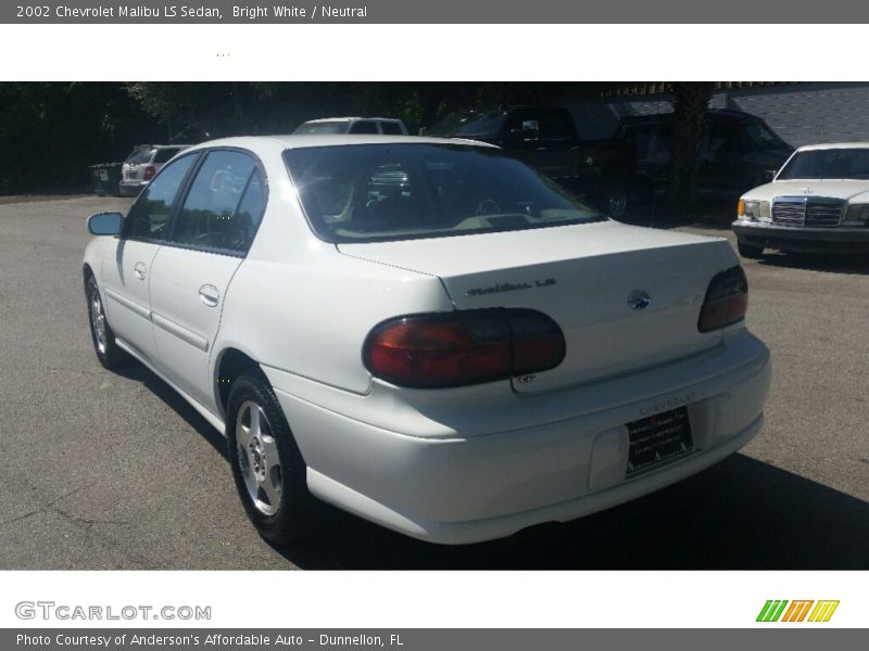 Bright White / Neutral 2002 Chevrolet Malibu LS Sedan