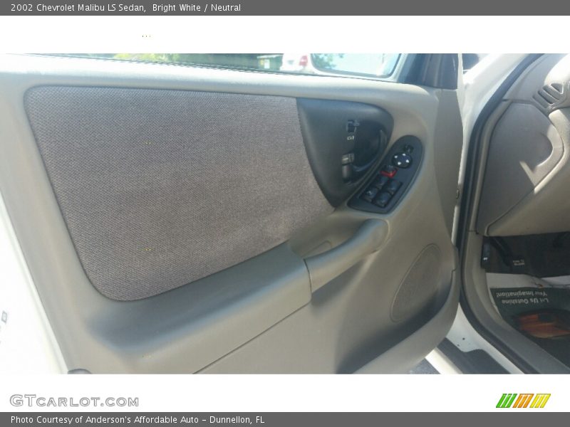 Bright White / Neutral 2002 Chevrolet Malibu LS Sedan
