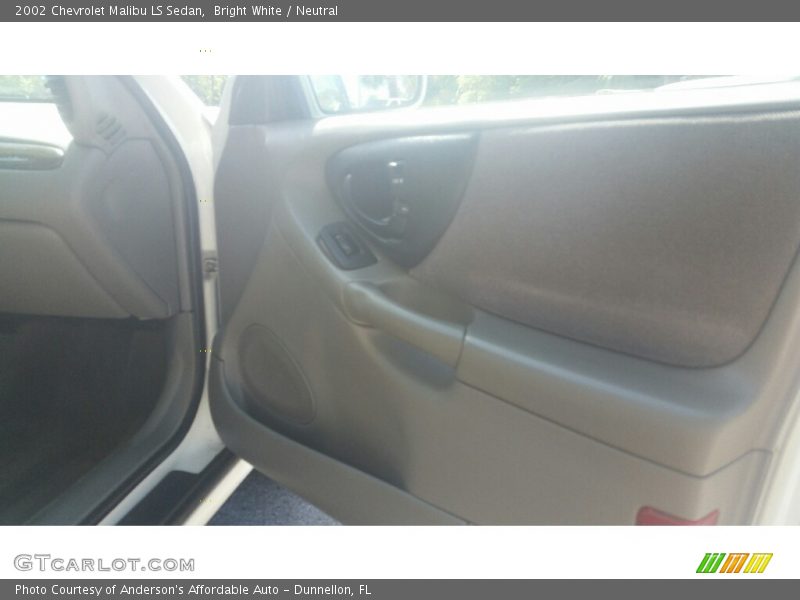 Bright White / Neutral 2002 Chevrolet Malibu LS Sedan