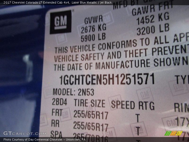 Laser Blue Metallic / Jet Black 2017 Chevrolet Colorado LT Extended Cab 4x4