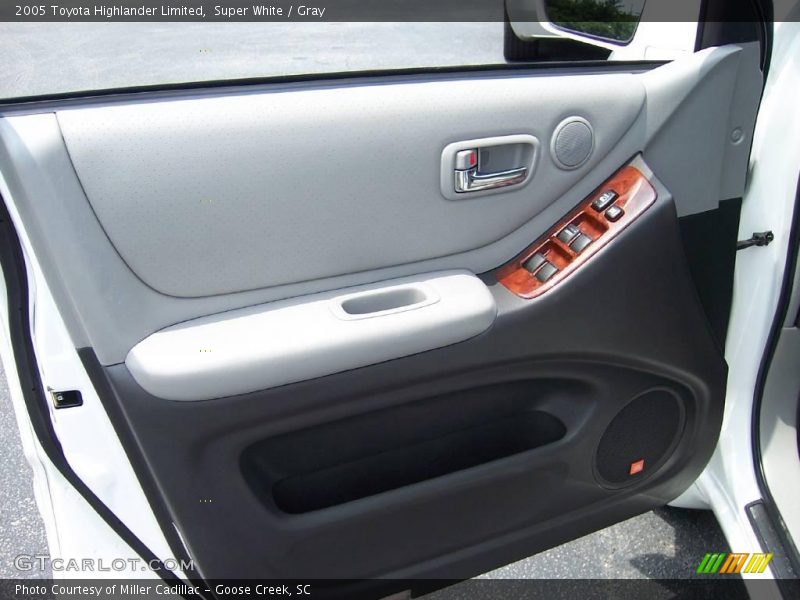 Super White / Gray 2005 Toyota Highlander Limited