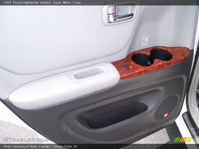 Super White / Gray 2005 Toyota Highlander Limited