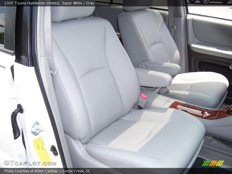 Super White / Gray 2005 Toyota Highlander Limited