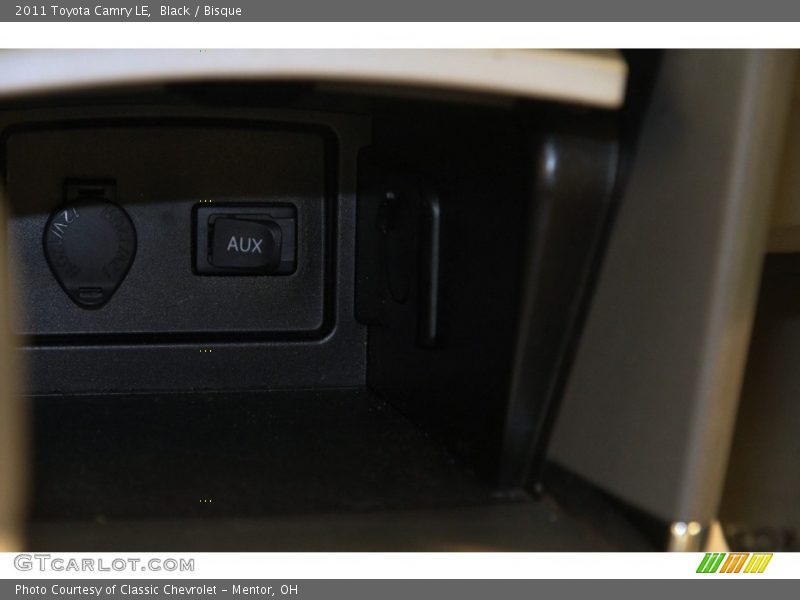 Black / Bisque 2011 Toyota Camry LE